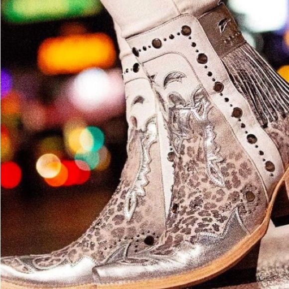 Old Gringo Moira Metallic Silver Ankle Boots - 🐆- Sz. 10 - NWT - Picture 13 of 13